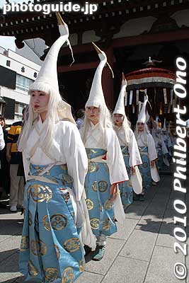 Keywords: tokyo taito-ku asakusa shirasagi no mai white heron dancers festival matsuri