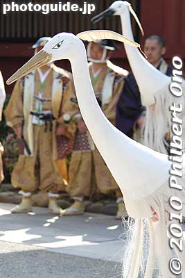 Close-up of the heron head.
Keywords: tokyo taito-ku asakusa shirasagi no mai white heron dancers festival matsuri 