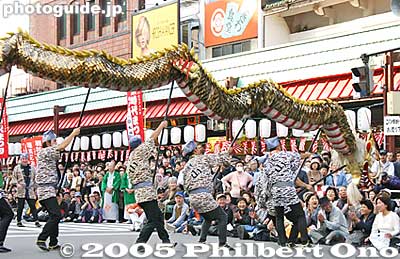 Golden Dragon Dance
Keywords: tokyo taito-ku asakusa jidai matsuri festival historical period