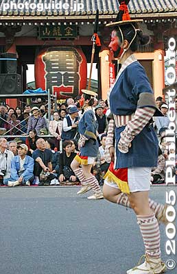 Sankin Kotai Daimyo Gyoretsu in front of Kaminarimon Gate.
参勤交代　大名行列
Keywords: tokyo taito-ku asakusa jidai matsuri festival historical period