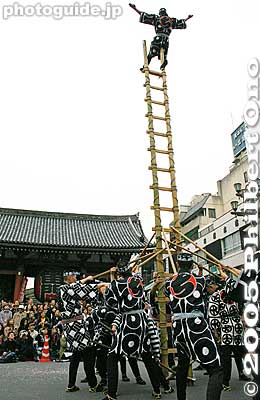 Firemen's Acrobatics 大岡越前守と江戸町火消
Keywords: tokyo taito-ku asakusa jidai matsuri festival historical period