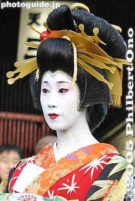 Oiran Dochu Procession. It's a wig. Also see the [url=http://www.youtube.com/watch?v=IcbsVoyDb8U]video at YouTube[/url].
Keywords: tokyo taito-ku asakusa jidai matsuri festival historical period kimonobijin
