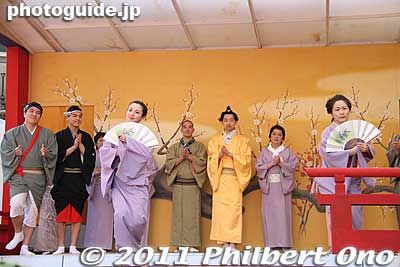 More Nihon buyo dancers. 笹乃梅沙社中
Keywords: tokyo bunkyo-ku ward yushima tenjin tenmangu shinto shrine ume matsuri plum blossoms flowers festival nihon buyo 
