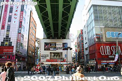 Train bridge
Keywords: tokyo chiyoda-ku ward akihabara electronics shops stores shopping train bridge