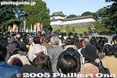 9:35 am: Walking toward the second bridge. We walked up a slight slope to reach the second, parallel bridge. The Fushimi Turret is in the background.
Keywords: Tokyo Chiyoda-ku ward emperor akihito birthday Imperial Palace