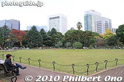 But you have to keep off the grass.
Keywords: tokyo chiyoda-ku hibiya koen park 