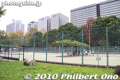 Tennis courts in Hibiya Park.
Keywords: tokyo chiyoda-ku hibiya koen park 