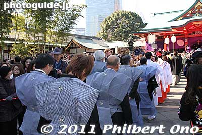 Proceeding to the shrine. First they had a ceremony.
Keywords: tokyo chiyoda-ku hie jinja shrine torii setsubun 