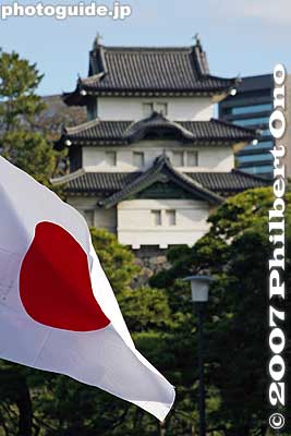 Japanese flag and Fujimi Turret
Keywords: tokyo chiyoda-ku imperial palace kokyo japanese flag turret