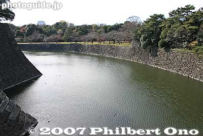 Moat behind castle tower foundation.
Keywords: tokyo chiyoda-ku imperial palace kokyo edo castle