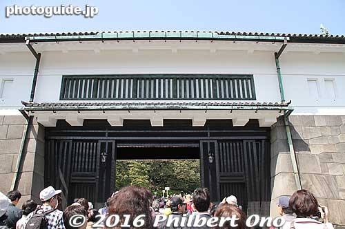 Sakashita Gate
Keywords: tokyo chiyoda-ku imperial palace inui-dori