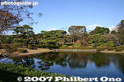 Ninomaru Garden in the East Gardens of the Imperial Palace
Keywords: tokyo chiyoda-ku imperial palace kokyo garden pond