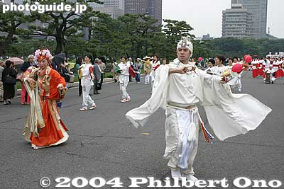 Some entertainment.
Keywords: tokyo chiyoda-ku hie jinja shrine sanno matsuri festival procession imperial palace