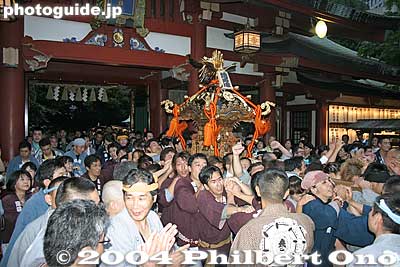 Keywords: tokyo chiyoda-ku hie jinja shrine sanno matsuri festival mikoshi portable shrine