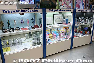 Display case of dolls and cells
Keywords: tokyo chiyoda-ku ward akihabara  anime manga comics dolls