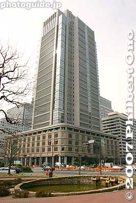Maru-biru building in 2006.
Keywords: tokyo chiyoda-ku JR train station marunouchi