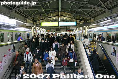 Yamanote Line platform
Keywords: tokyo chiyoda-ku JR train station yamanote line platform