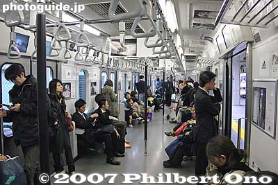 Inside a Yamanote Line train.
Keywords: tokyo chiyoda-ku JR train station yamanote line platform