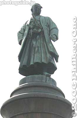 Statue of Omura Masujiro (1824-1869) 大村益次郎, founder of Japan's modern army. Also pushed for the establishment of Yasukuni Shrine.
Keywords: tokyo chiyoda-ku yasukuni shrine jinja war military museum