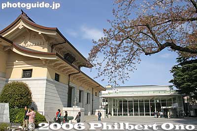 Yushukan war museum 遊就館
Keywords: tokyo chiyoda-ku yasukuni shrine jinja war military museum