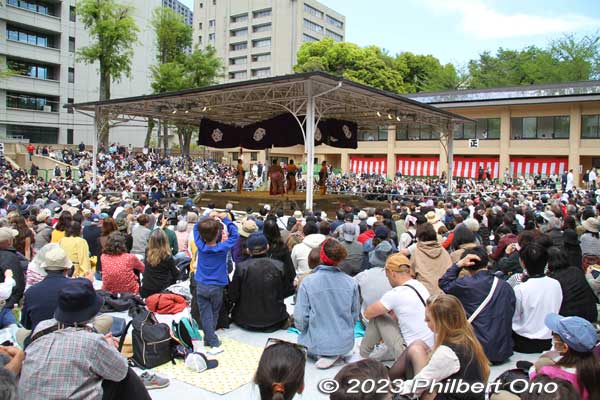 On April 17, 2023, sumo exhibition matches with professional sumo wrestlers was held for the first time since 2019 after a four-year absence due to the pandemic. Free admission.
Keywords: tokyo Chiyoda-ku Yasukuni Shrine sumo