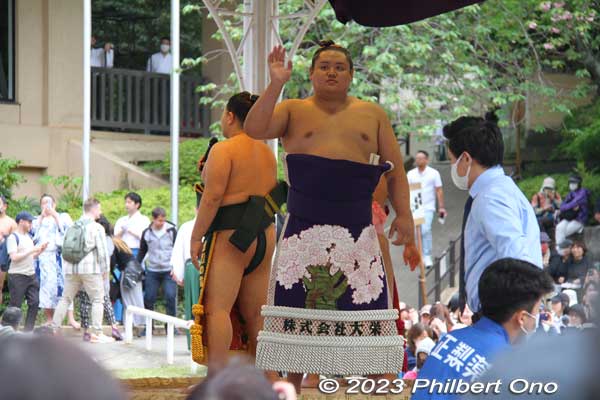 Sumo jinku singing. 相撲甚句
Keywords: tokyo Chiyoda-ku Yasukuni Shrine sumo