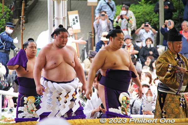 Yokozuna Terunofuji approaching the sumo ring.
Keywords: tokyo Chiyoda-ku Yasukuni Shrine sumo