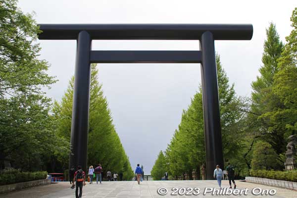 Main torii when entering Yasukuni Shrine.
Keywords: tokyo Chiyoda-ku Yasukuni Shrine