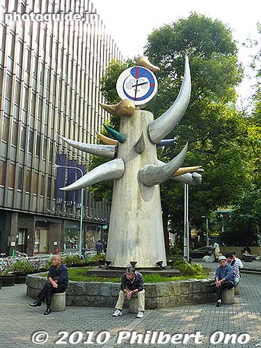 Sculpture by Okamoto Taro at Sukiyabashi.
Keywords: tokyo chuo-ku ginza