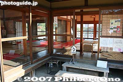 Nakajima-no-Ochaya Tea House
Keywords: tokyo chuo-ku hama-rikyu garden tea house