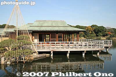 Nakajima-no-Ochaya Tea House
Keywords: tokyo chuo-ku hama-rikyu garden tea house pond