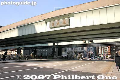 Nihonbashi Bridge today is the 19th reconstructed Nihonbashi Bridge since 1603. 日本橋
Keywords: tokyo chuo-ku nihonbashi bridge nihombashi