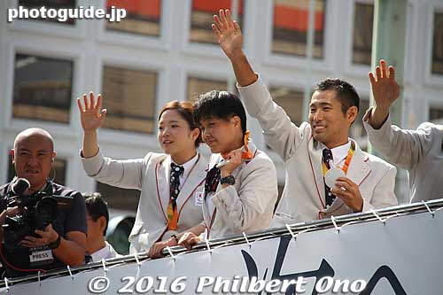 Paralympians
Keywords: tokyo chuo ginza nihonbashi Rio Olympic Paralympic medalists parade