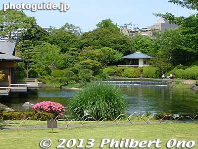 Pond at Heisei Garden. Tea ceremony room on the left.
Keywords: tokyo edogawa ward gyosen park heisei japanese garden