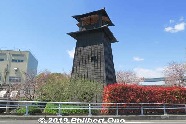 Fire Watchtower at the end of Shinkawa River in Edogawa-ku Ward in Tokyo. 火の見やぐら
Keywords: tokyo edogawa-ku shinkawa shin river cherry blossoms sakura flowers
