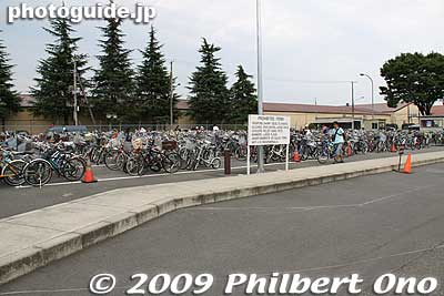 Lotta local people also came by bicycle.
Keywords: tokyo fussa yokota united states usa air base force bicycles parking