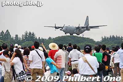 After a job well done, the three C-130s return to Yokota Air Base.
Keywords: tokyo fussa yokota united states usa air base force military japanese-american japan america friendship festival airplanes jets aircraft 