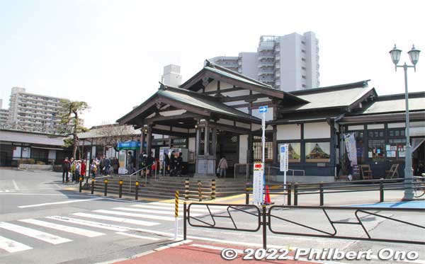JR Takao Station. Get out the north exit (Kitaguchi).
Keywords: tokyo hachioji takao baigo ume plum blossoms flowers