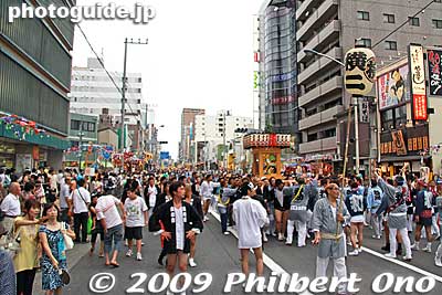 Keywords: tokyo hachioji matsuri festival floats mikoshi portable shrine 