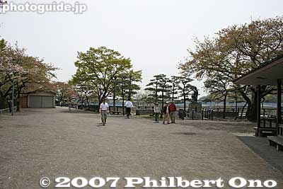 Park adjacent to Tamagawa Josui Aqueduct
Keywords: tokyo hamura tamagawa river josui canal