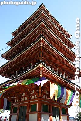 Stands 45 meters tall
Keywords: tokyo hino takahata fudoson kongoji buddhist temple pagoda