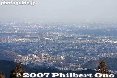 Spectacular views from the top of Mt. Hinode-yama, Tokyo. But I couldn't recognize any landmarks.
Keywords: tokyo hinode-machi town hinodemachi hinodeyama hinode-yama mt. mountain hiking forest trees