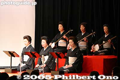 Music and singing accompaniment
All numbers was accompanied by live music and singing.
Keywords: kagurazaka geisha, shinjuku, tokyo