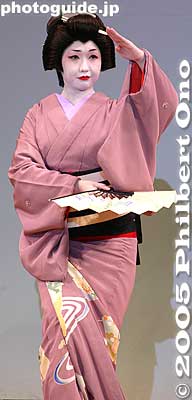 Keywords: kagurazaka geisha, shinjuku, tokyo kimonobijin