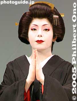 Praying at Bishamon
Keywords: kagurazaka geisha, shinjuku, tokyo japangeisha