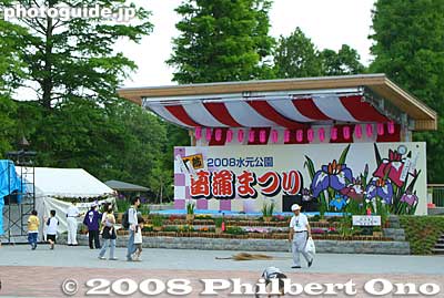 Entertainment stage (I was too late to see any entertainment.)
Keywords: tokyo katsushika-ku mizumoto park iris garden flowers matsuri festival shobu