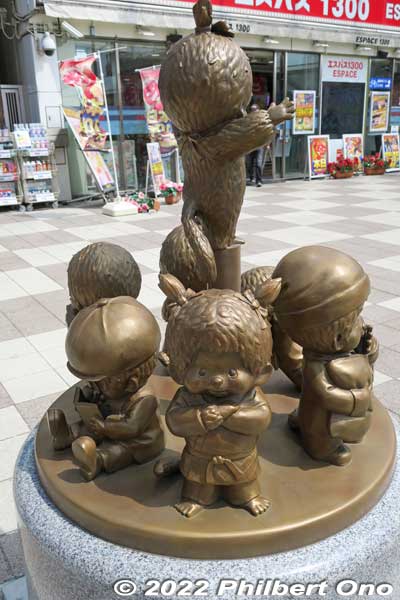 These Monchicchi monuments were donated by Sekiguchi Koichi, chairman of Sekiguchi Co., Ltd. which created Monchicchi.
Keywords: tokyo katsushika shin-koiwa Monchicchi