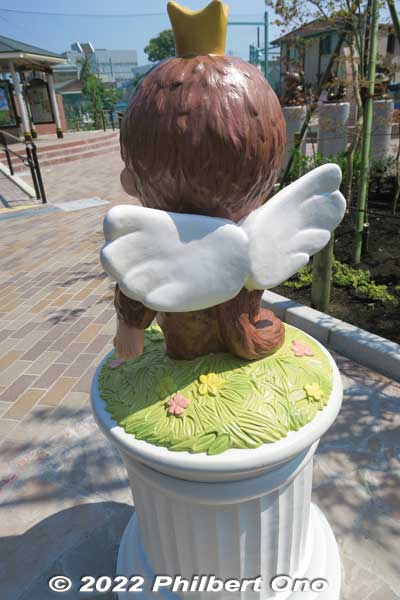 Monchicchi angel has its own corner of the park. 天使のモンチッチ
Keywords: tokyo katsushika shin-koiwa Monchicchi