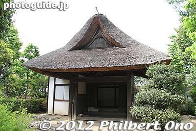 Entrance hall of the former Ogawa residence. This was originally connected to the main house. 旧小川家住宅玄関棟
Keywords: tokyo kodaira green road Kodaira Furusato-mura thatched roof home house