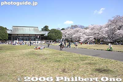 Visitor's center entrance to the outdoor architectural museum.
Keywords: tokyo koganei sakura cherry blossom park